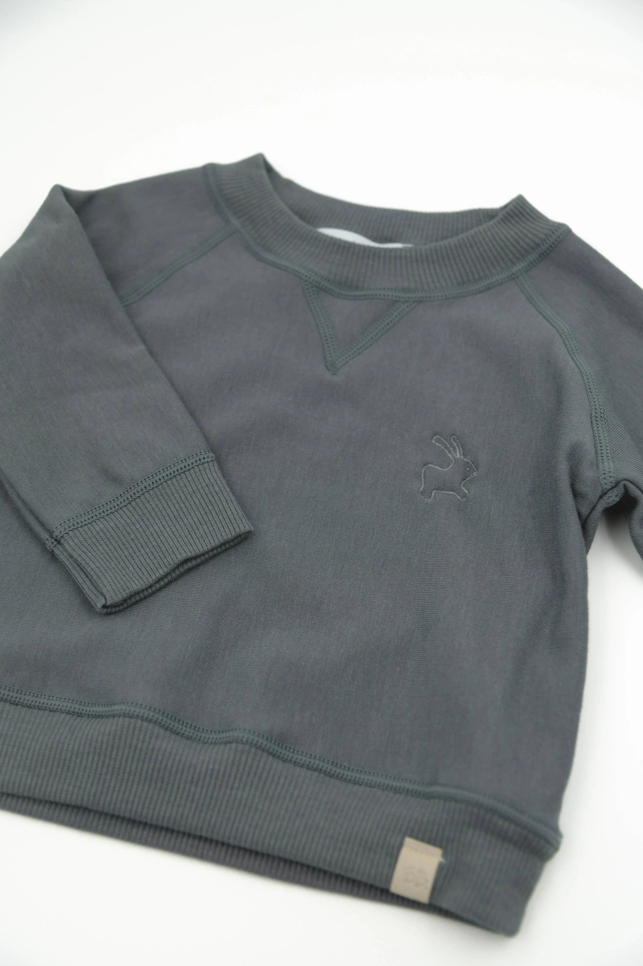 Maglia con ricamo coniglio - MIDNIGHT BLU 343 - Be Brave Boutique