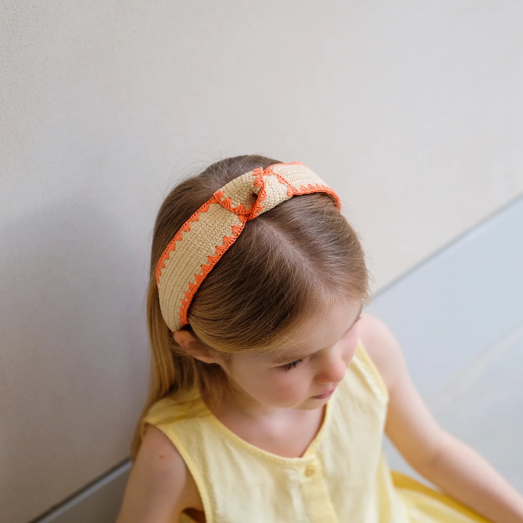 Cerchietto annodato in Rafia