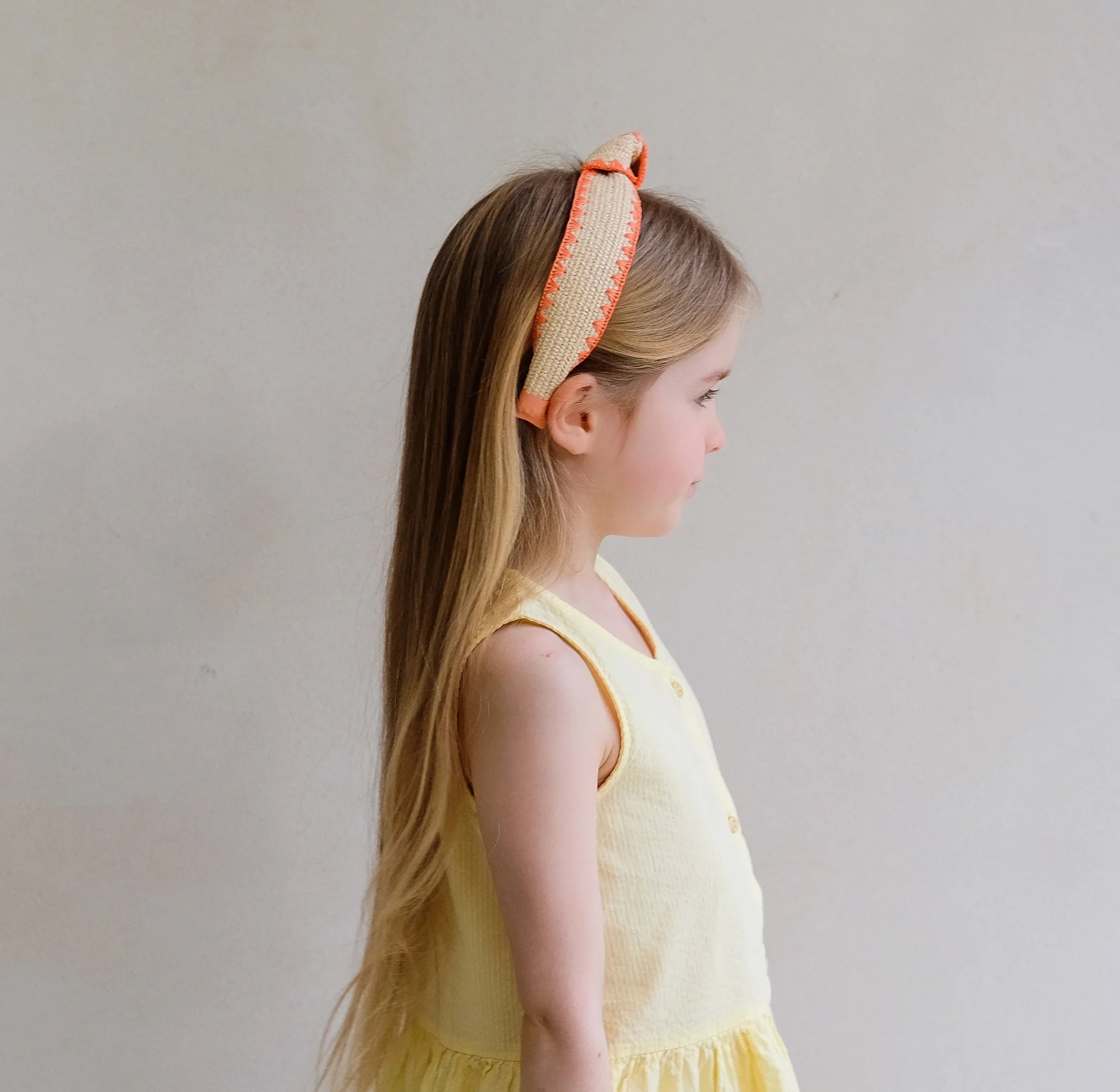 Cerchietto annodato in Rafia