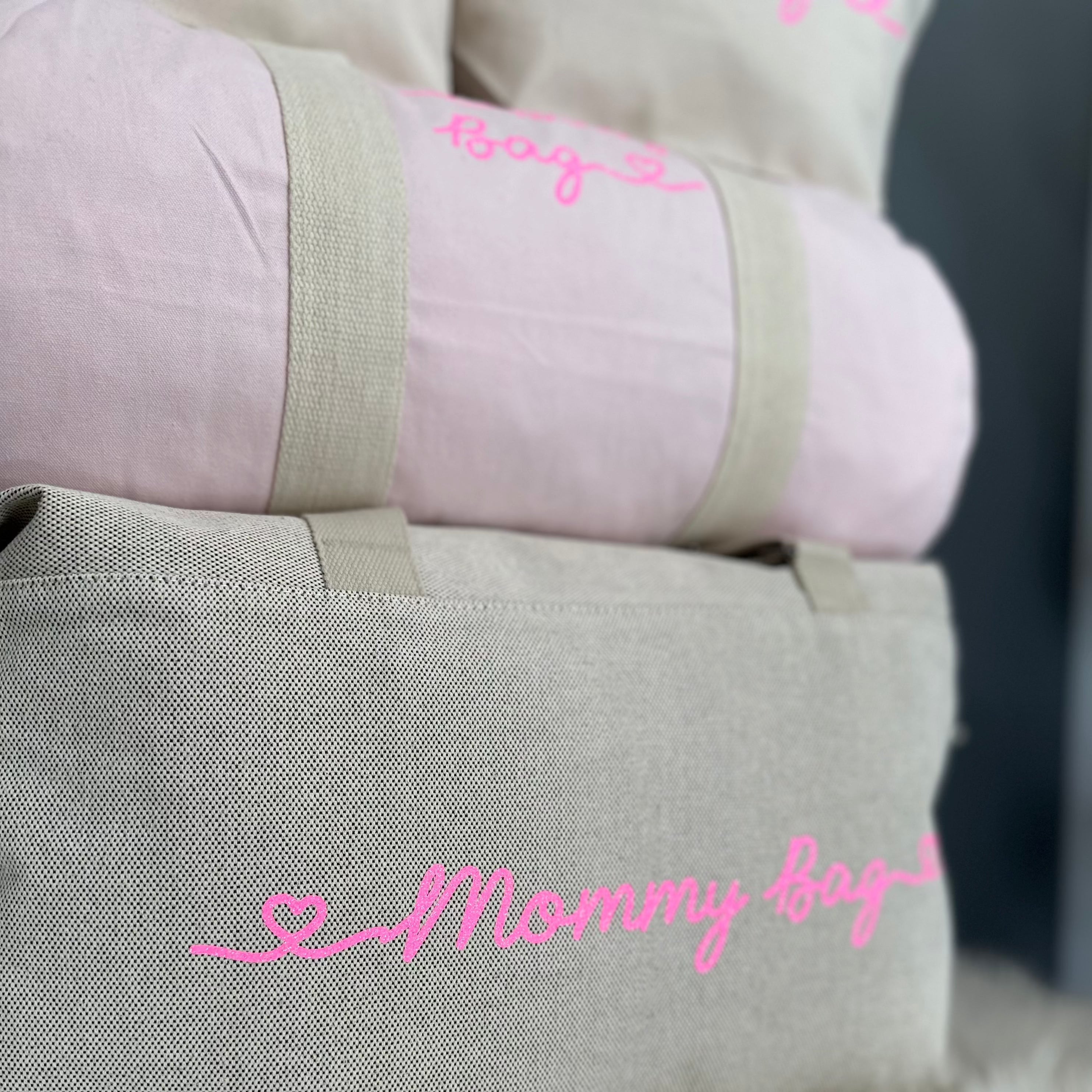 Borsone mamma, 1 borsone baby Rosa e 2 Pochette con cuoricini Barbie Glitter - Be Brave Boutique