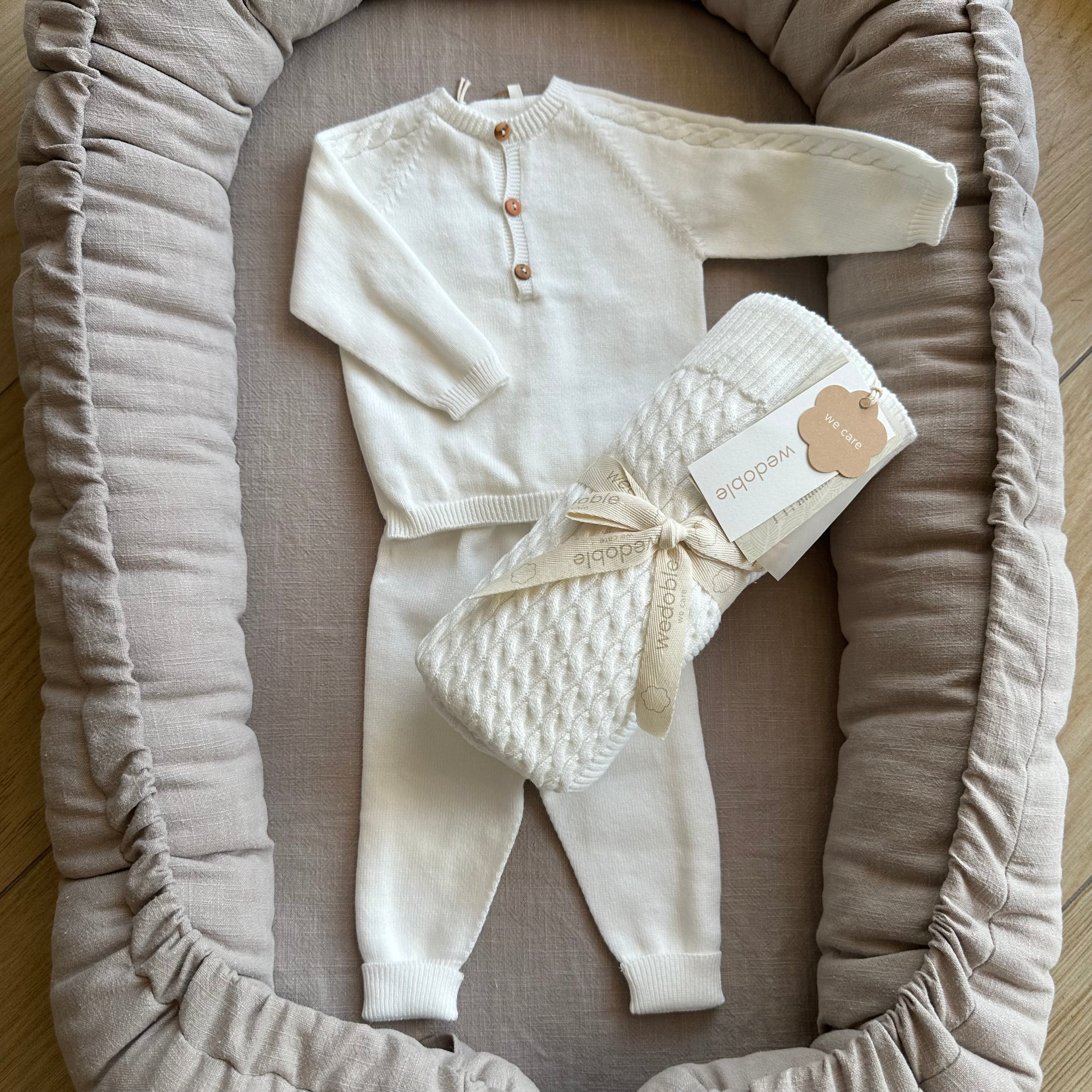 Completo nascita Bianco in cotone organico copertina più calzini - Be Brave Boutique