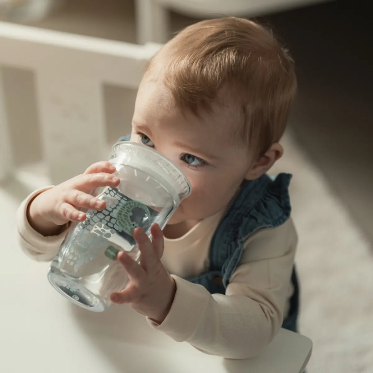 MAM Easy to Drink Cup 8+m Coccodrillo tazza per bambini con valvola anti goccia