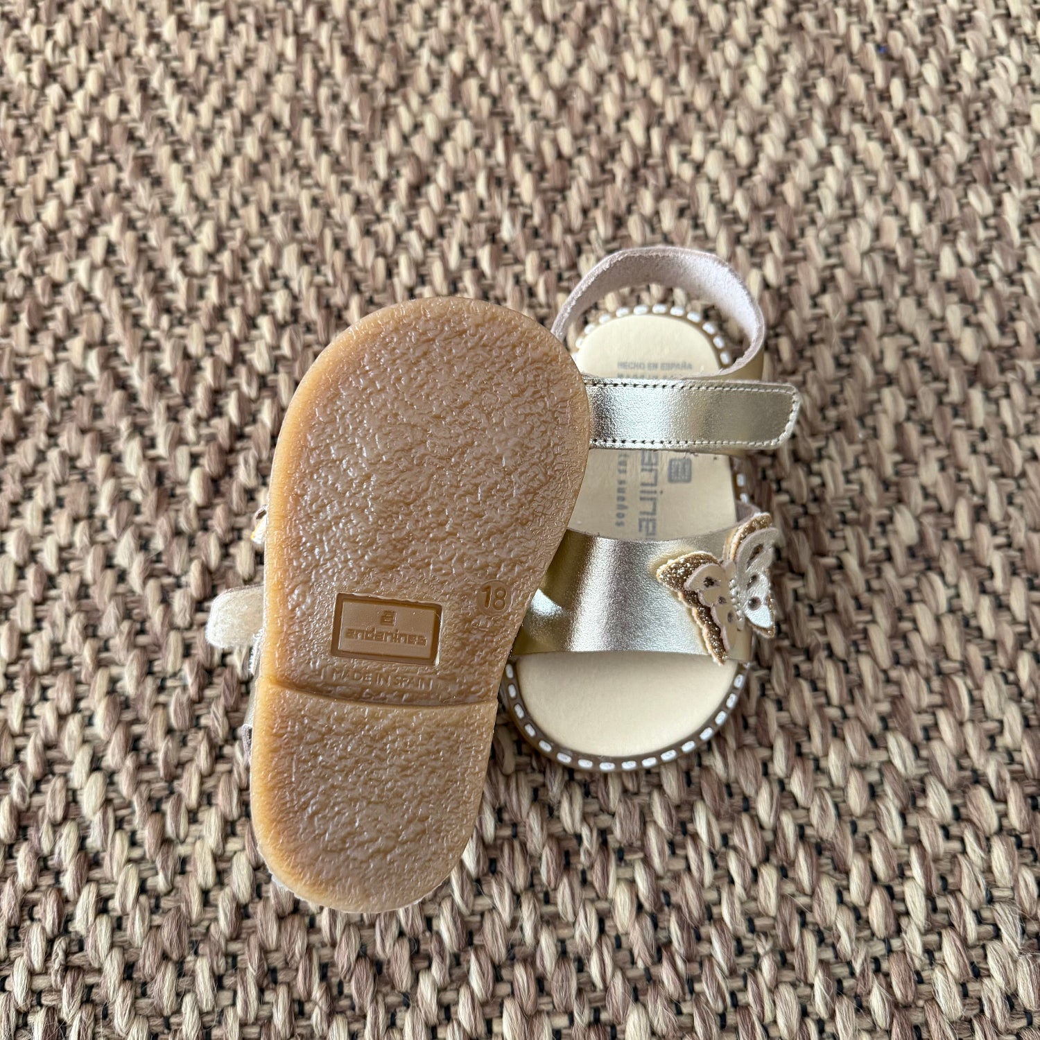 Sandali Andanines in Pelle Oro con dettaglio farfalla per bambina
