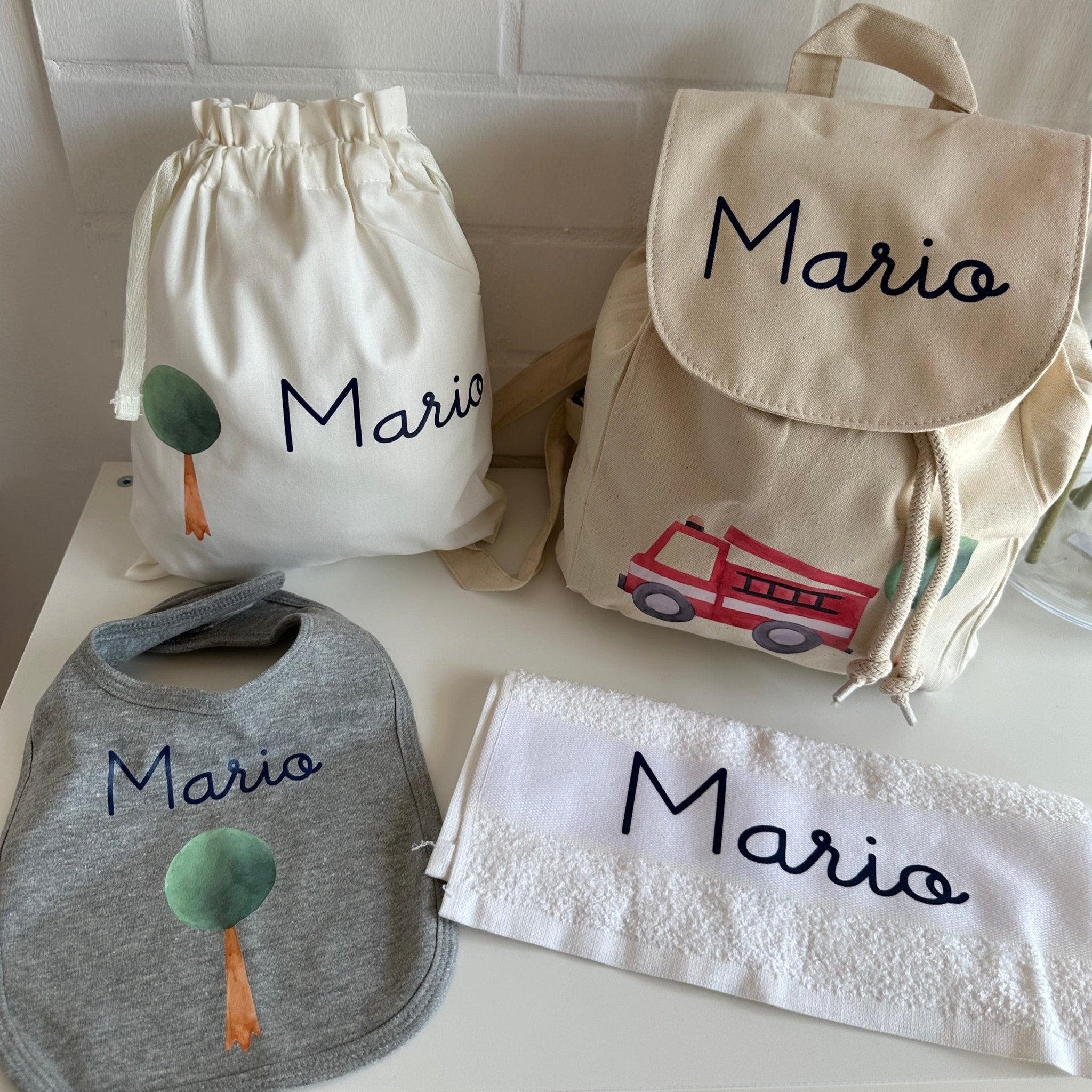 Set asilo Mini Zaino, Sacchetto cambi, asciugamani e bavetta pompieri - Be Brave Boutique