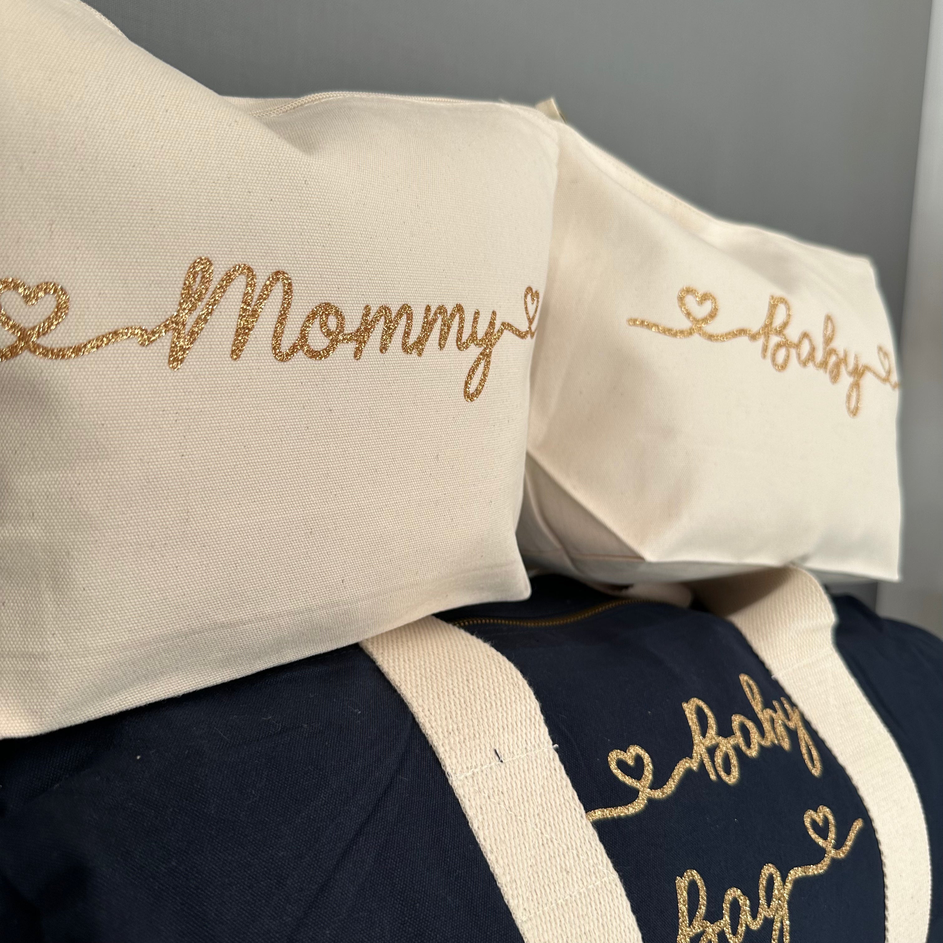 Borsone mamma, 1 borsone baby Blu e 2 Pochette con cuoricini Oro Glitter - Be Brave Boutique