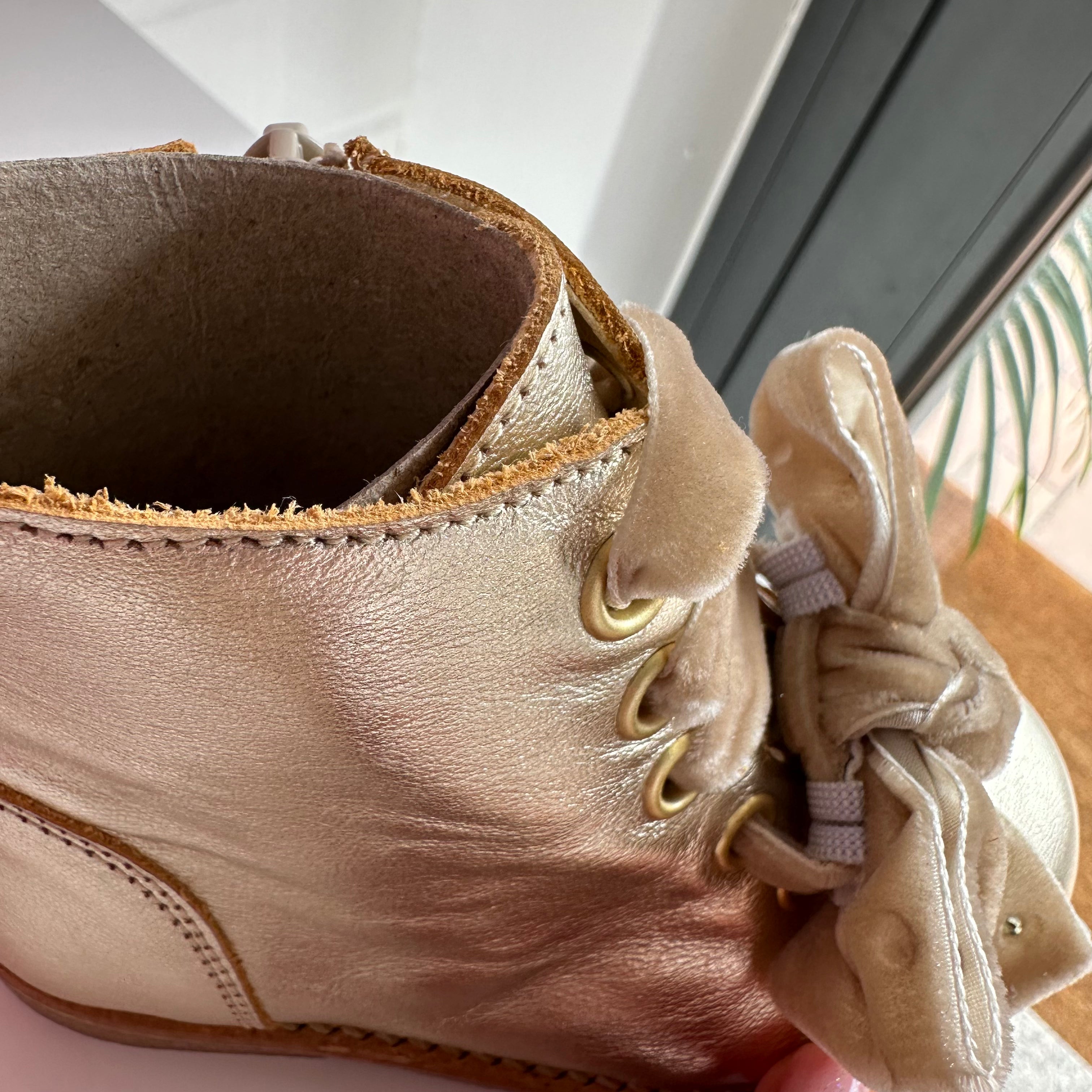 LANDANINES stivaletto in pelle oro Lucido con plantare anatomico - Be Brave Boutique