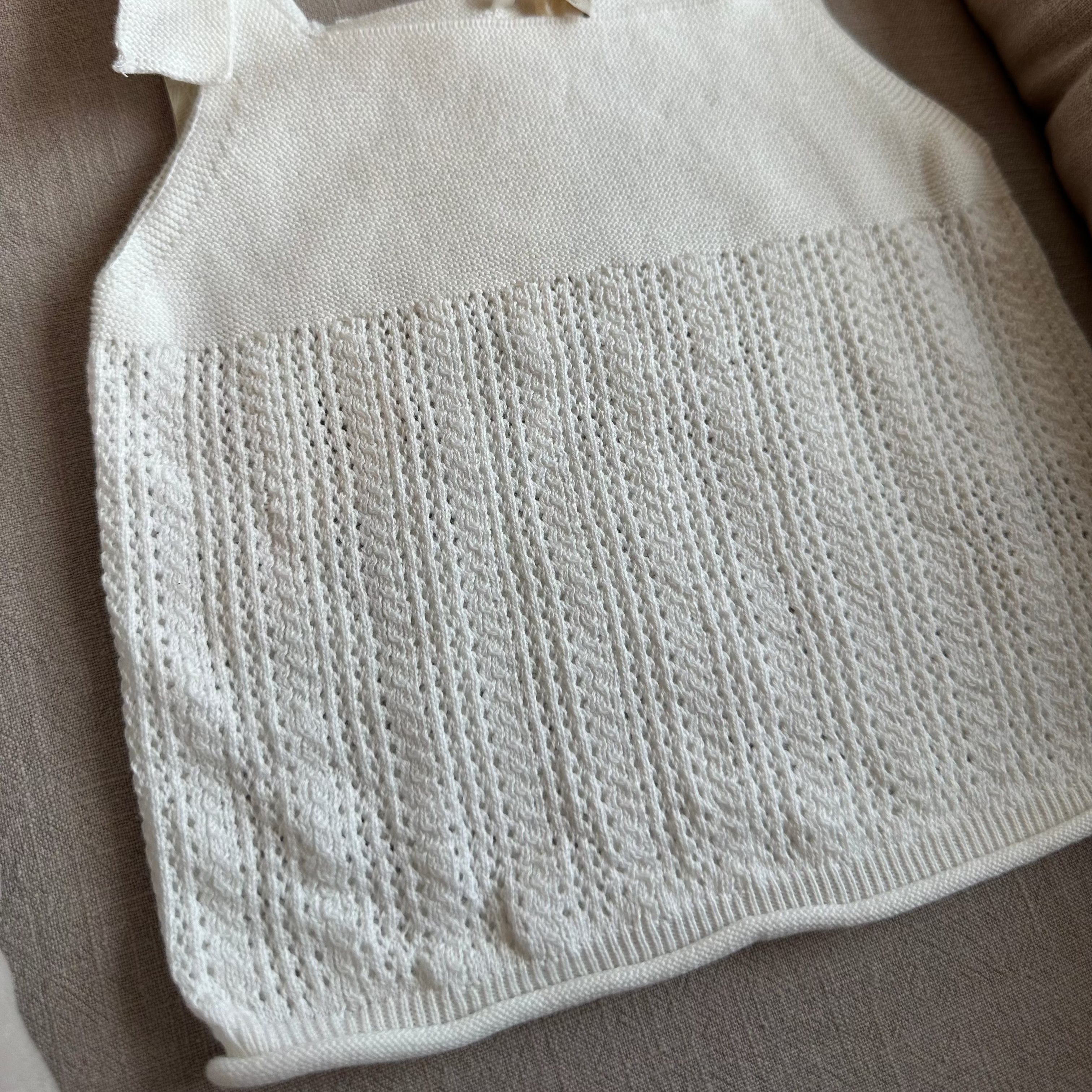 Canotta bianca con fiocco in morbido cotone lavorato - Be Brave Boutique