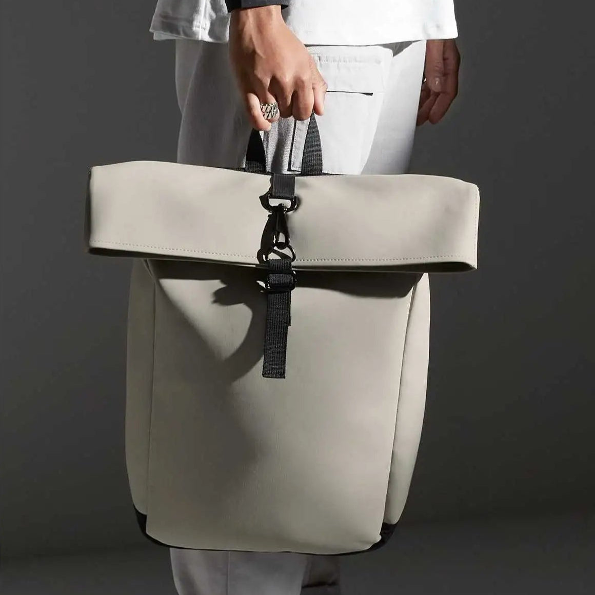 Zaino in tessuto riciclato Roll-Top idrorepellente Grigio - Be Brave Boutique