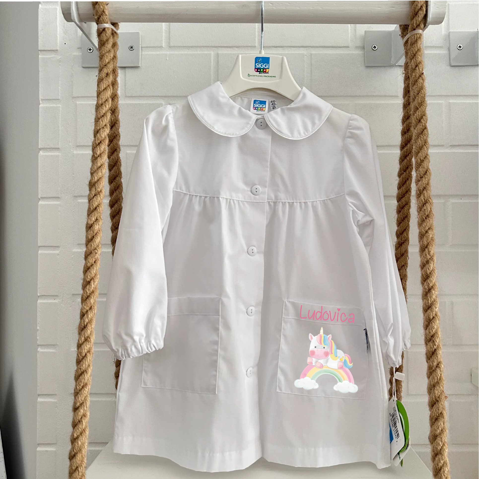 Grembiule Siggi Bimba Personalizzabile con nome e Unicorno Arcobaleno - Be Brave Boutique