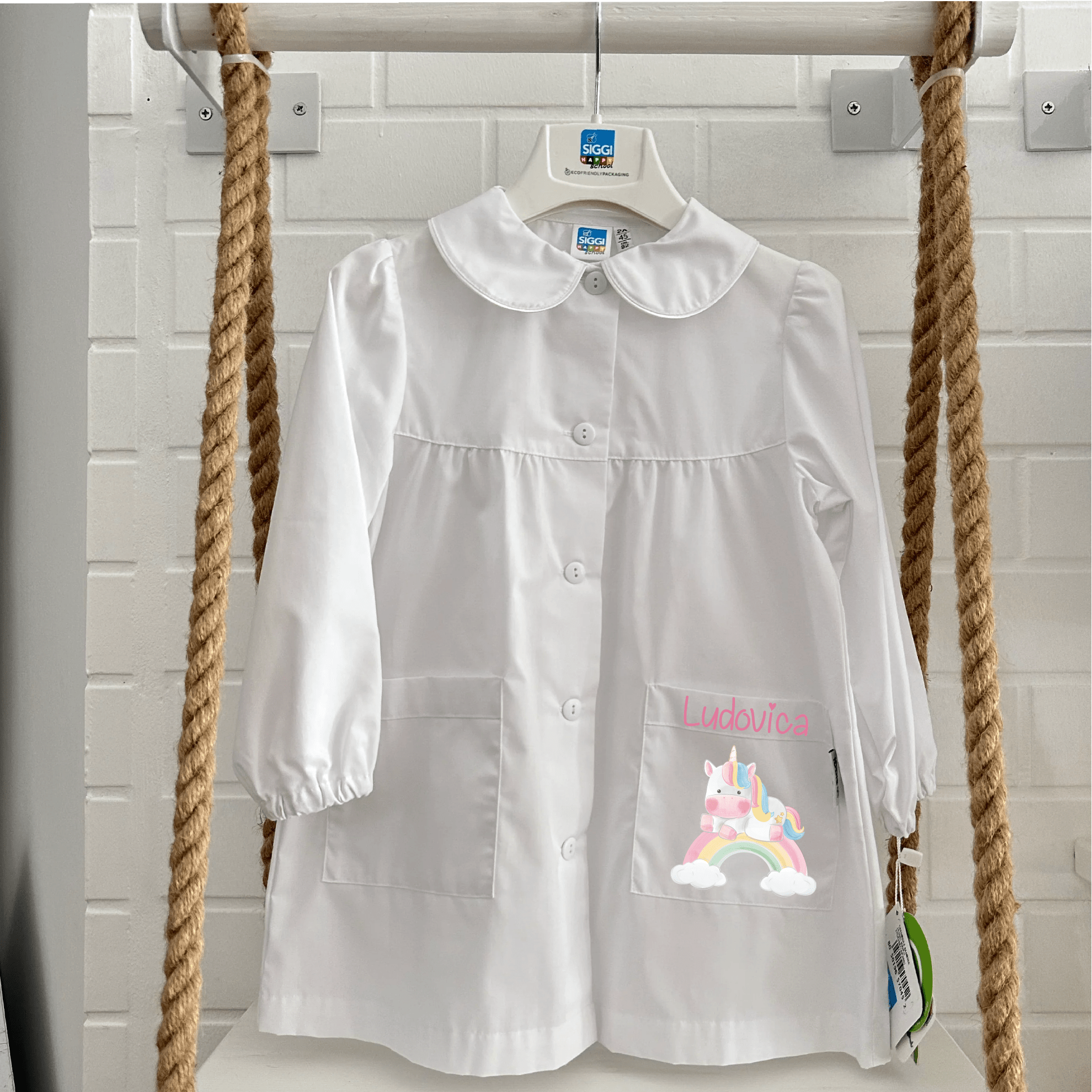 Grembiule Siggi Bimba Personalizzabile con nome e Unicorno Arcobaleno - Be Brave Boutique