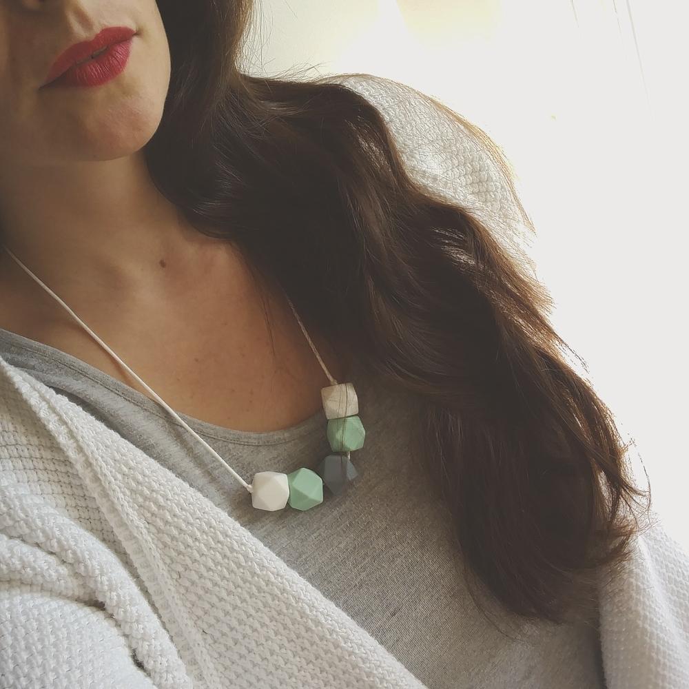 Collana allattamento, trasporto e dentizione MINI GEOMETRIC - Be Brave Boutique