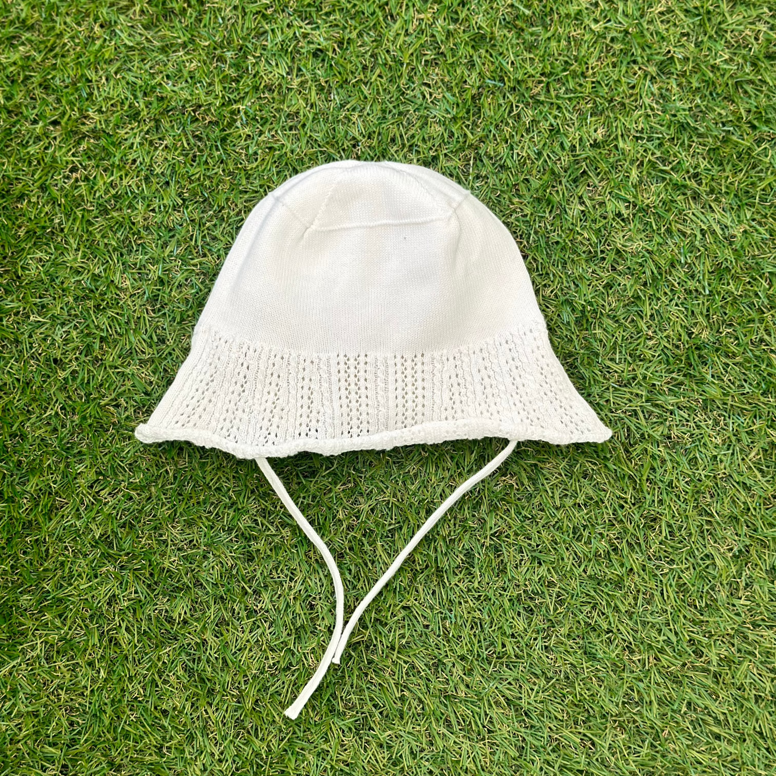 Cappellino bianco in maglia lavorata - Be Brave Boutique