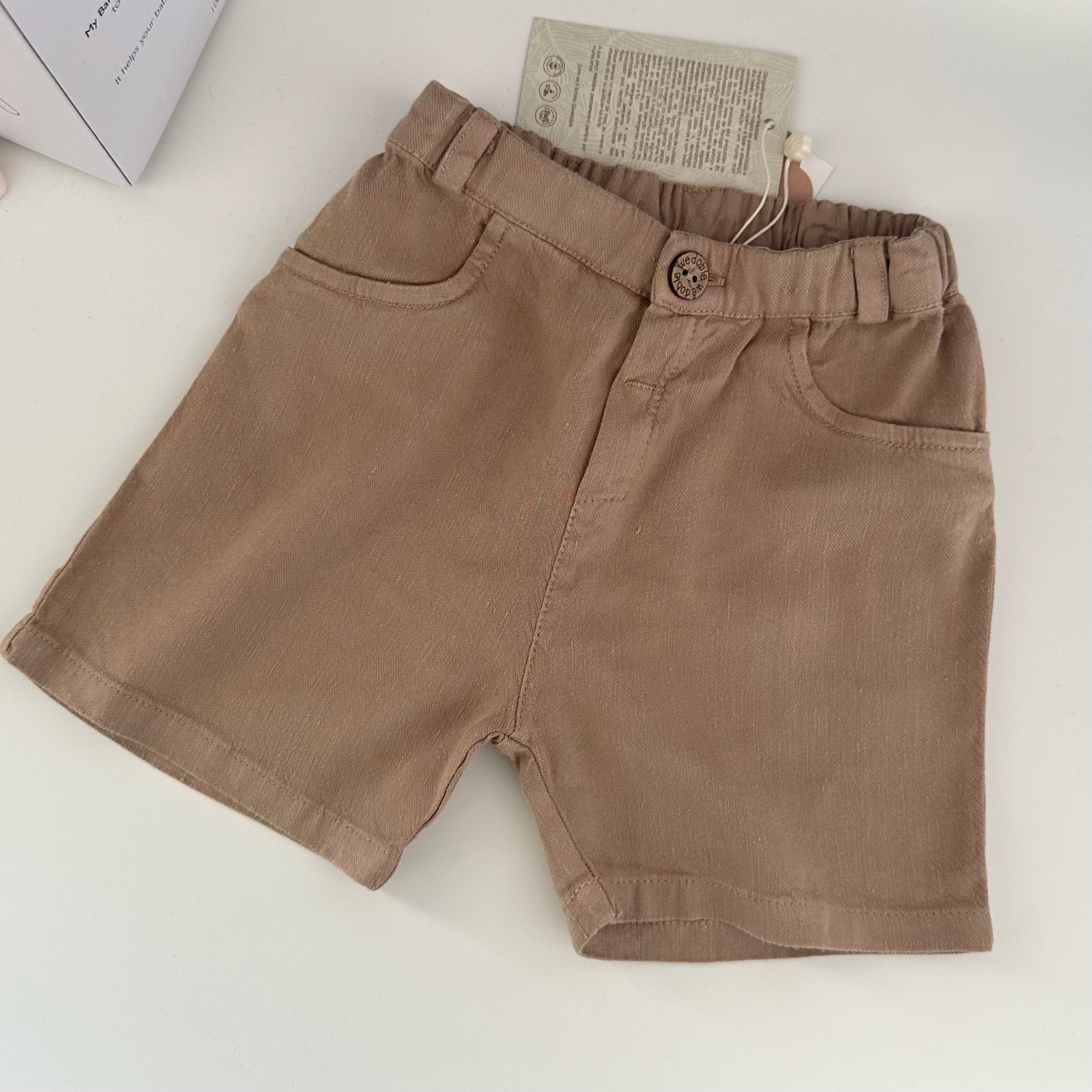 Pantaloncino bimbo shorts in lino Cammello - Be Brave Boutique
