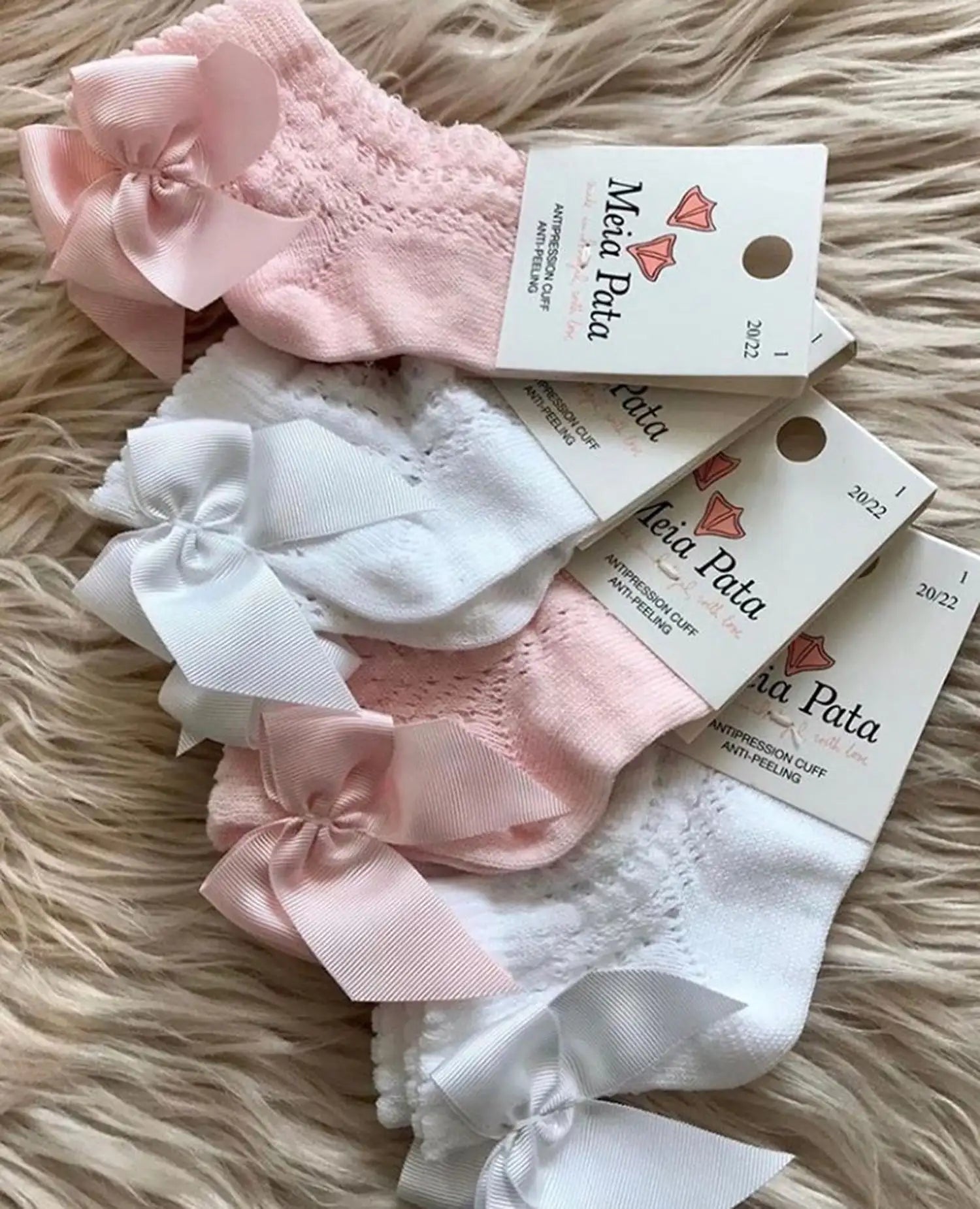 Calze bimba basse con fiocco traforate Baby pink Meia Pata - Be Brave Boutique