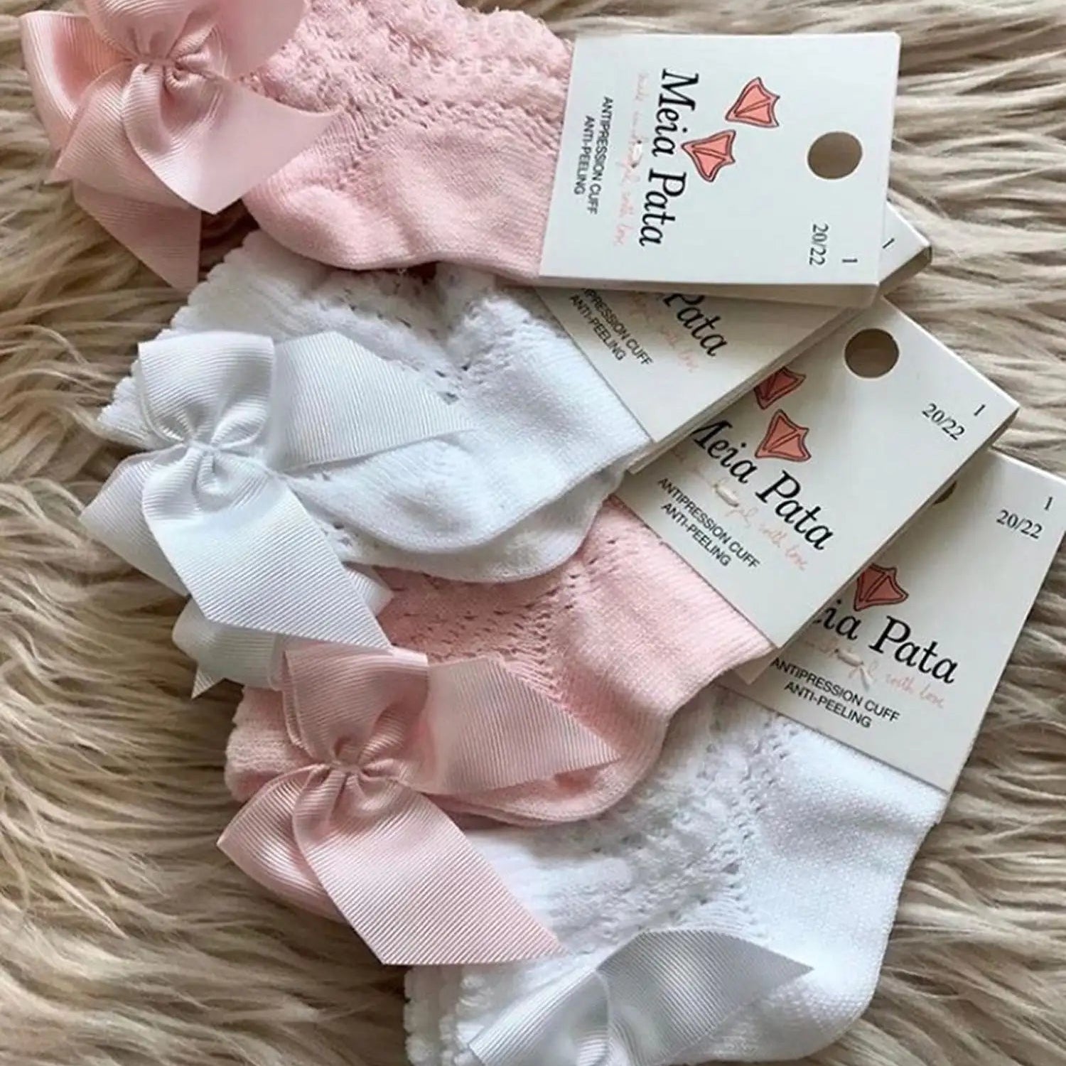 Calze bimba basse con fiocco traforate Baby pink Meia Pata - Be Brave Boutique