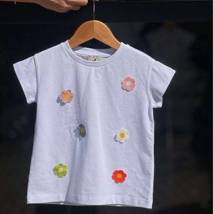T-shirt in Cotone con Fiori Ricamati Colorati - Be Brave Boutique