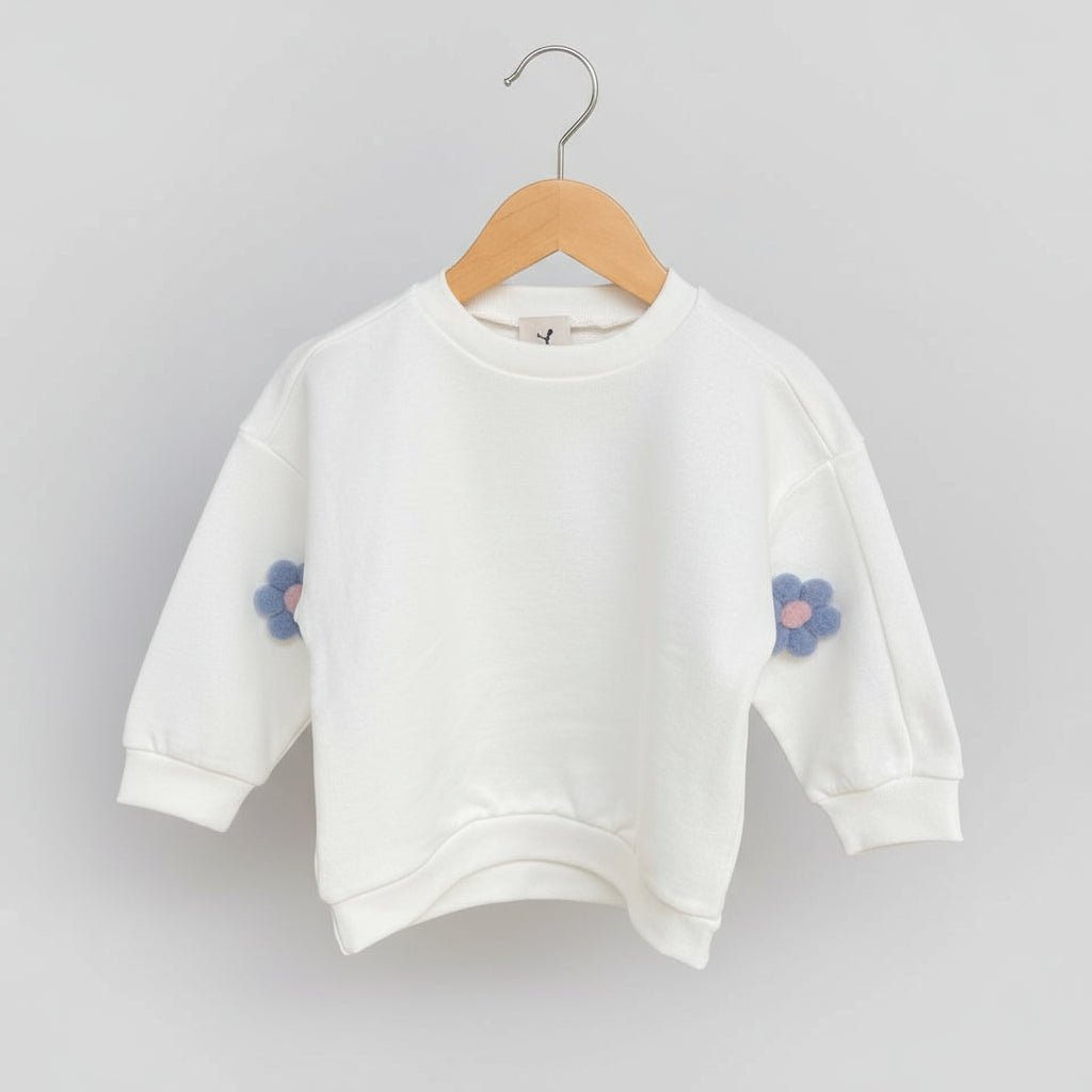 Felpa bianca per bambina con fiori applicati – morbida e casual - Be Brave Boutique