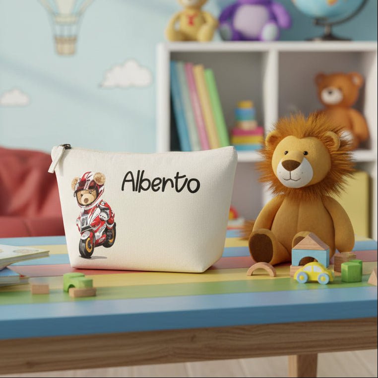 Pochette in cotone organico personalizzabile Orsetto in Moto - Be Brave Boutique