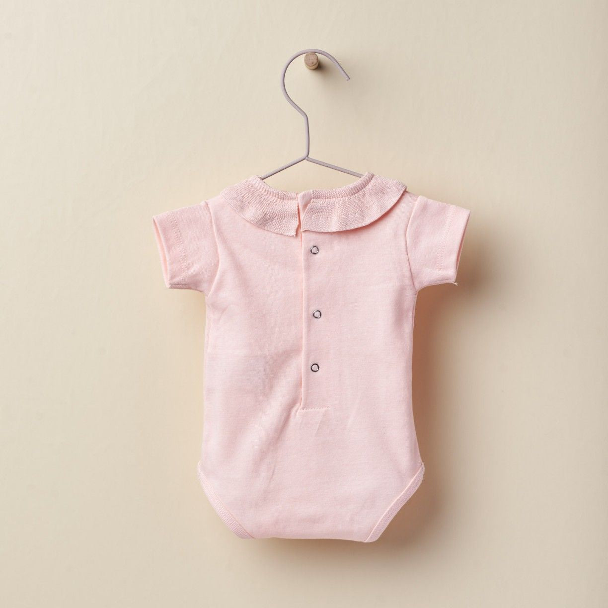 T shirt a body Rosa con colletto - Be Brave Boutique