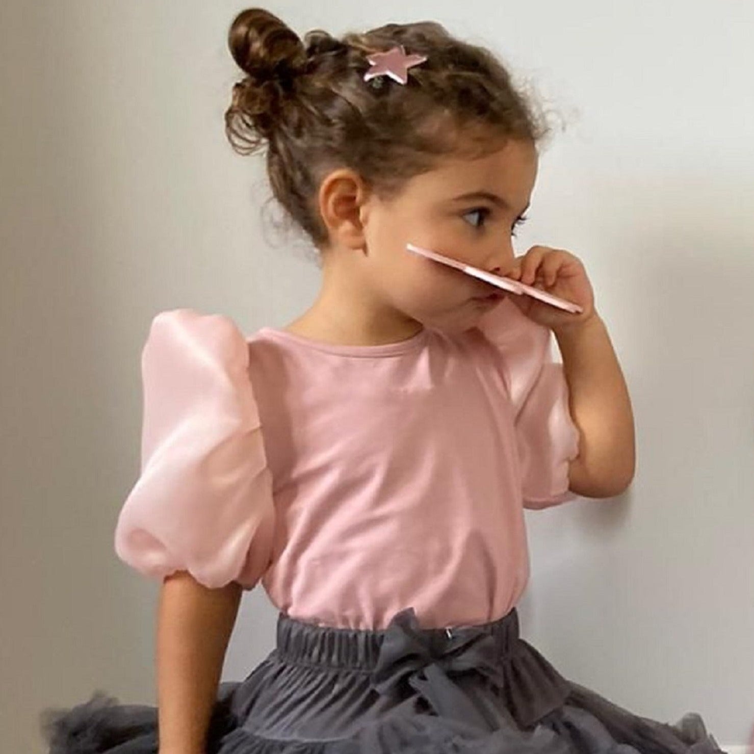 Maglietta in cotone Rosa personalizzabile con maniche in Organza - Be Brave Boutique