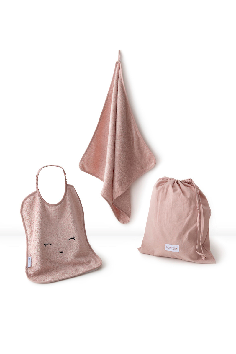 BAMBOOM Set Asilo 3pezzi: asciugamano, bavaglio, sacca -spugna- - Be Brave Boutique