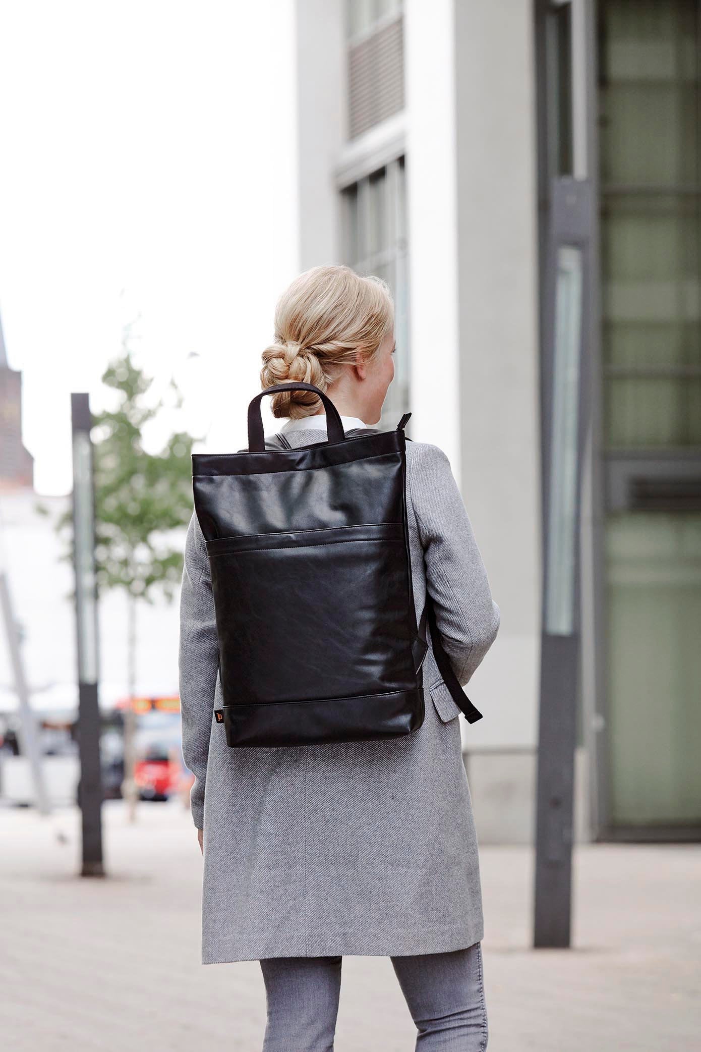 Zaino Halfar in 100% pelle sintetica, comodo, funzionale e alla moda scomparto interno con zip tasca anteriore chiusura magnetica adatto pc - be brave boutique