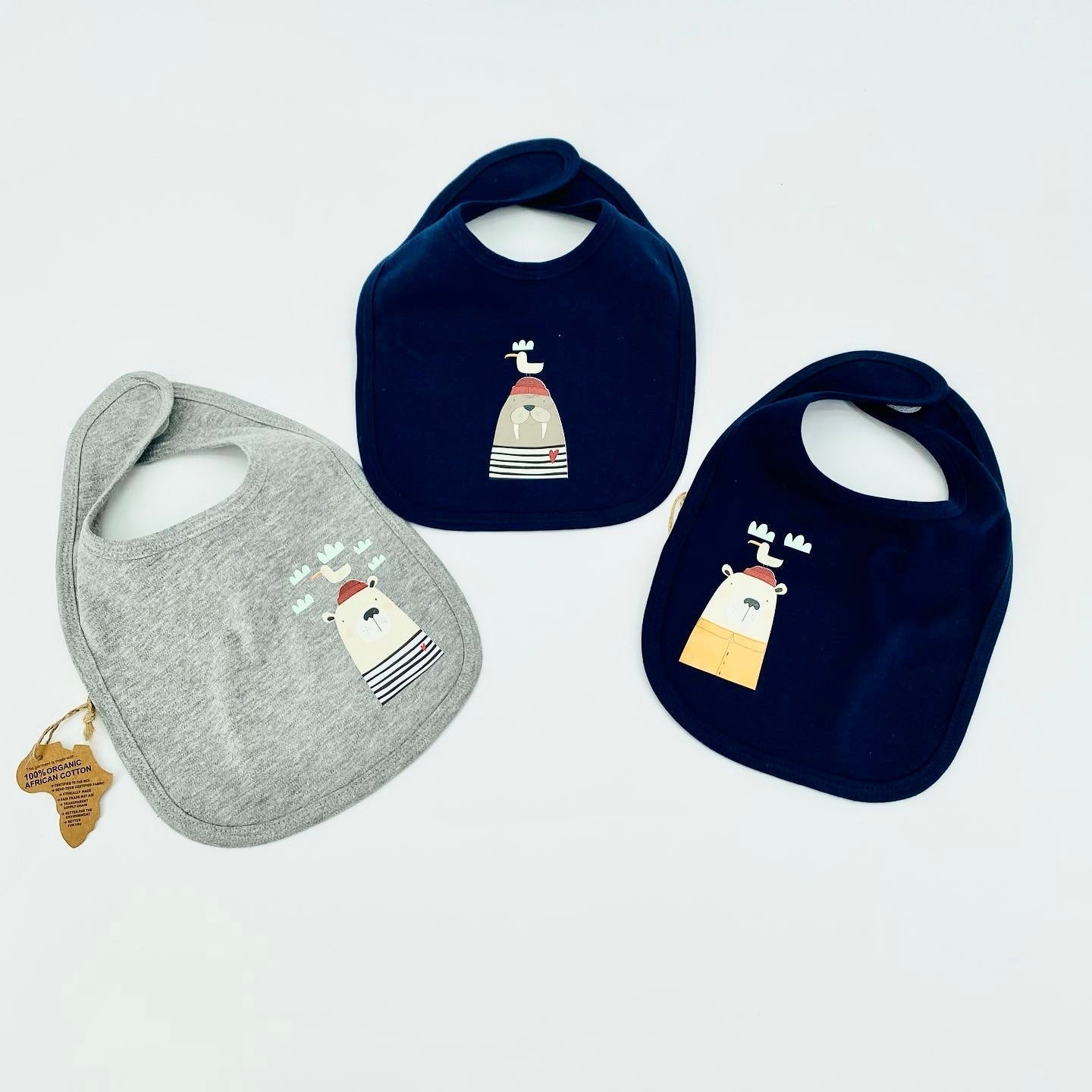 set di 3 bavaglini in doppio strato in 100% cotone pettinato. stampa orsetti e tricheco marinai, dolcissimi e bellissimi personalizzabili - be brave boutique