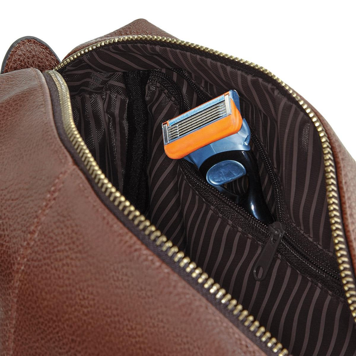 set di due pochette in simil pelle completamente foderate con motivo a righe mommy e daddy tasche interne di cui una con zip - be brave boutique