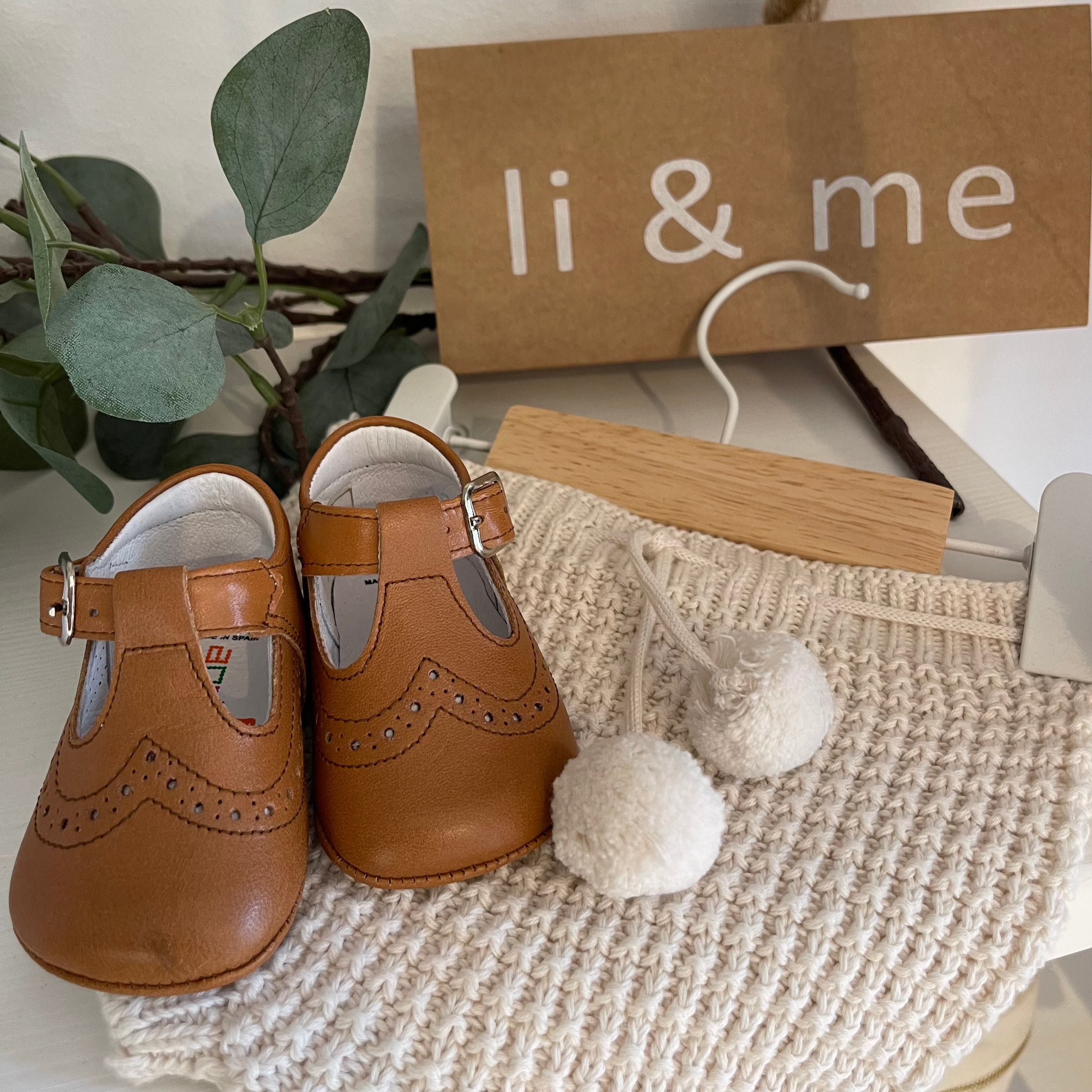 Scarpine morbide da culla Color cuoio con cinturino - Be Brave Boutique