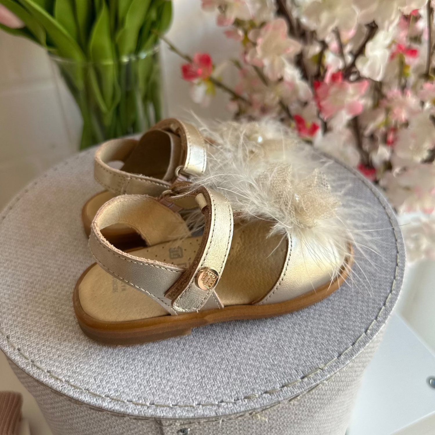 ANDANINES sandali eleganti Oro con piume e plantare anatomico - Be Brave Boutique