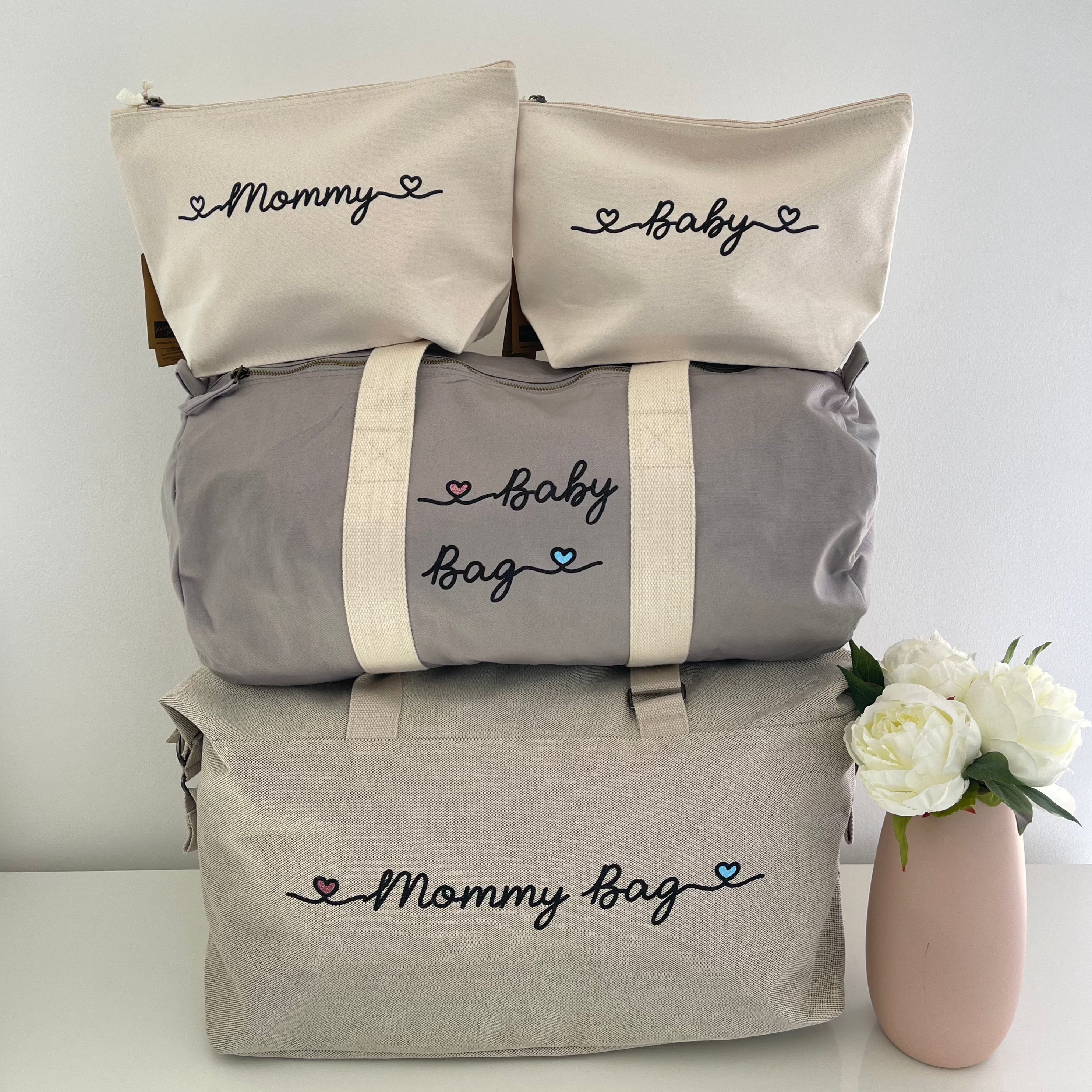 Borsone Mamma, 1 borsone Baby Grey e 2 Pochette con cuoricini Rosa/Azzurro - Be Brave Boutique