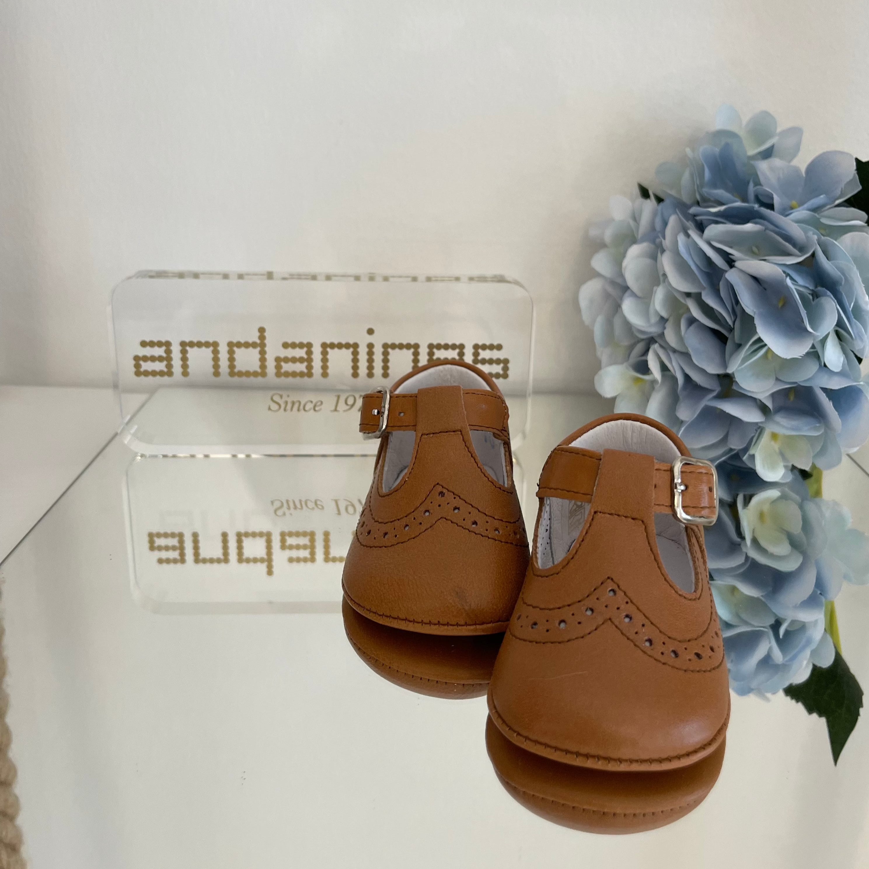 Scarpine morbide da culla Color cuoio con cinturino - Be Brave Boutique
