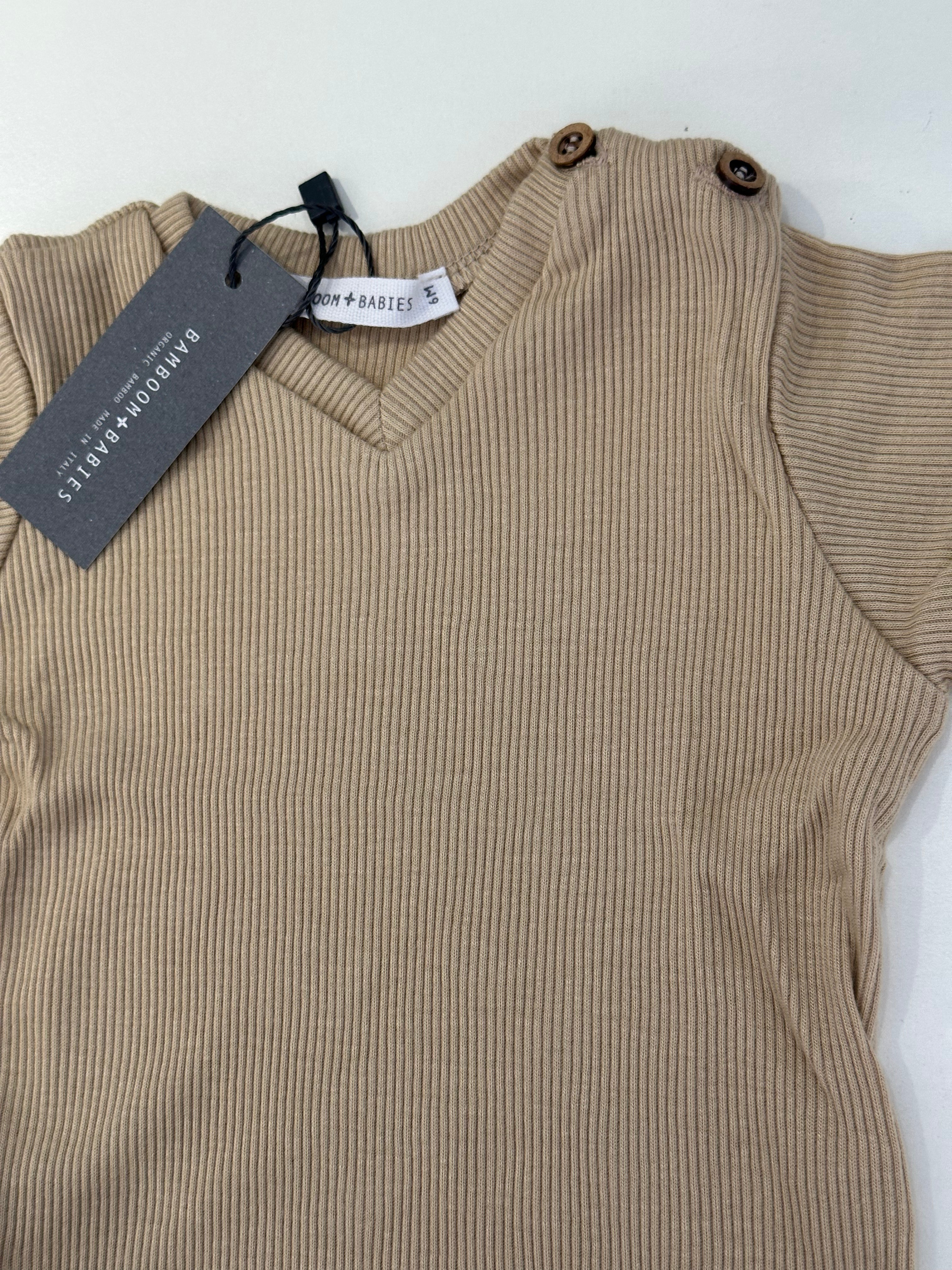 Shirt manica corta scollo V - 334 Cammello - Be Brave Boutique