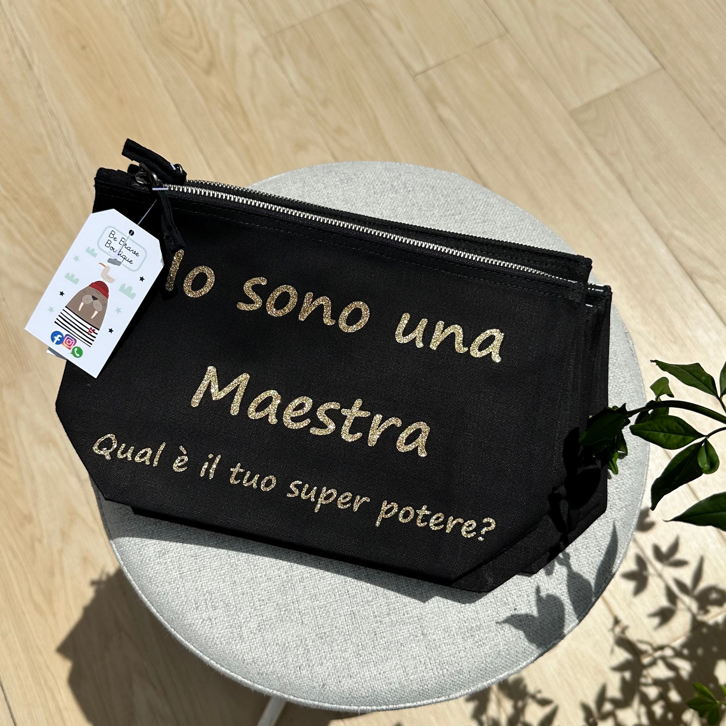 Pochette super poteri, idea regalo per Maestre - Be Brave Boutique