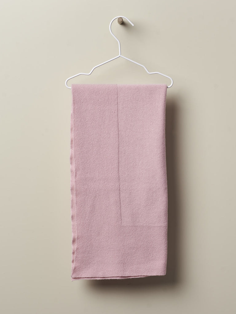 Coperta rosa lavorata a maglia in misto lana merino e cashmere | - Be Brave Boutique