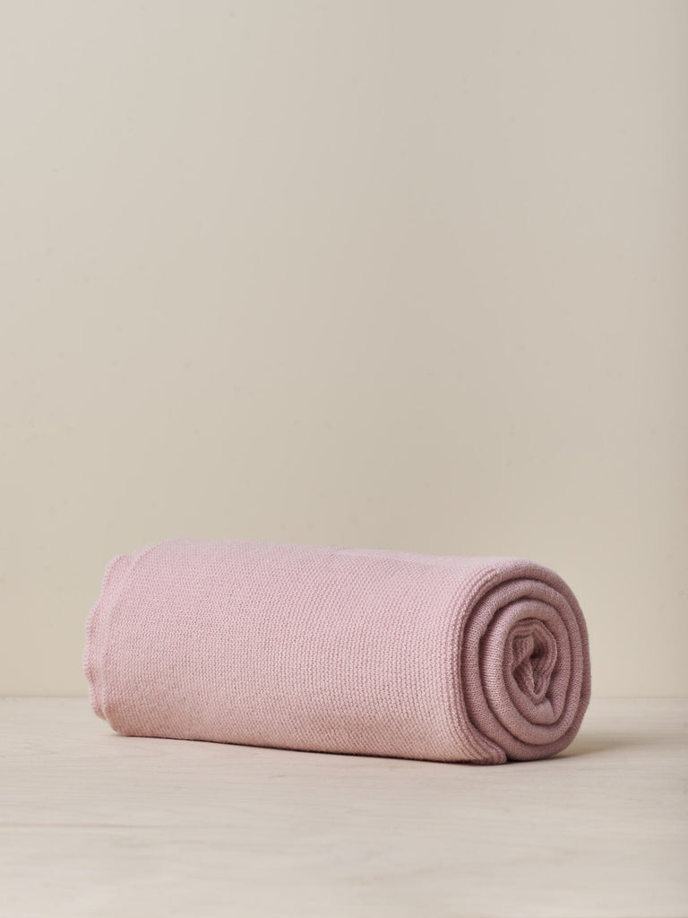 Coperta rosa lavorata a maglia in misto lana merino e cashmere | - Be Brave Boutique