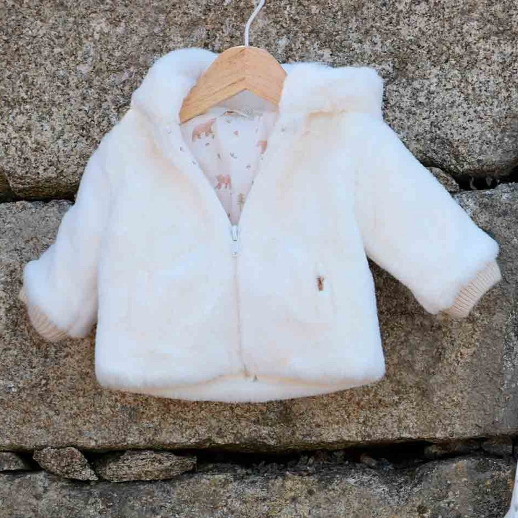 Cappottino Bianco in pelliccia con fodera interna fantasia - Be Brave Boutique