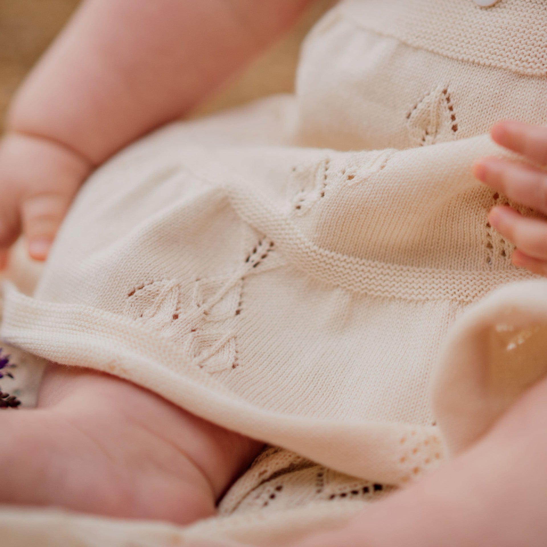 Abito a maniche corte lavorato a maglia in cotone biologico | AMORE SENZA LIMITI