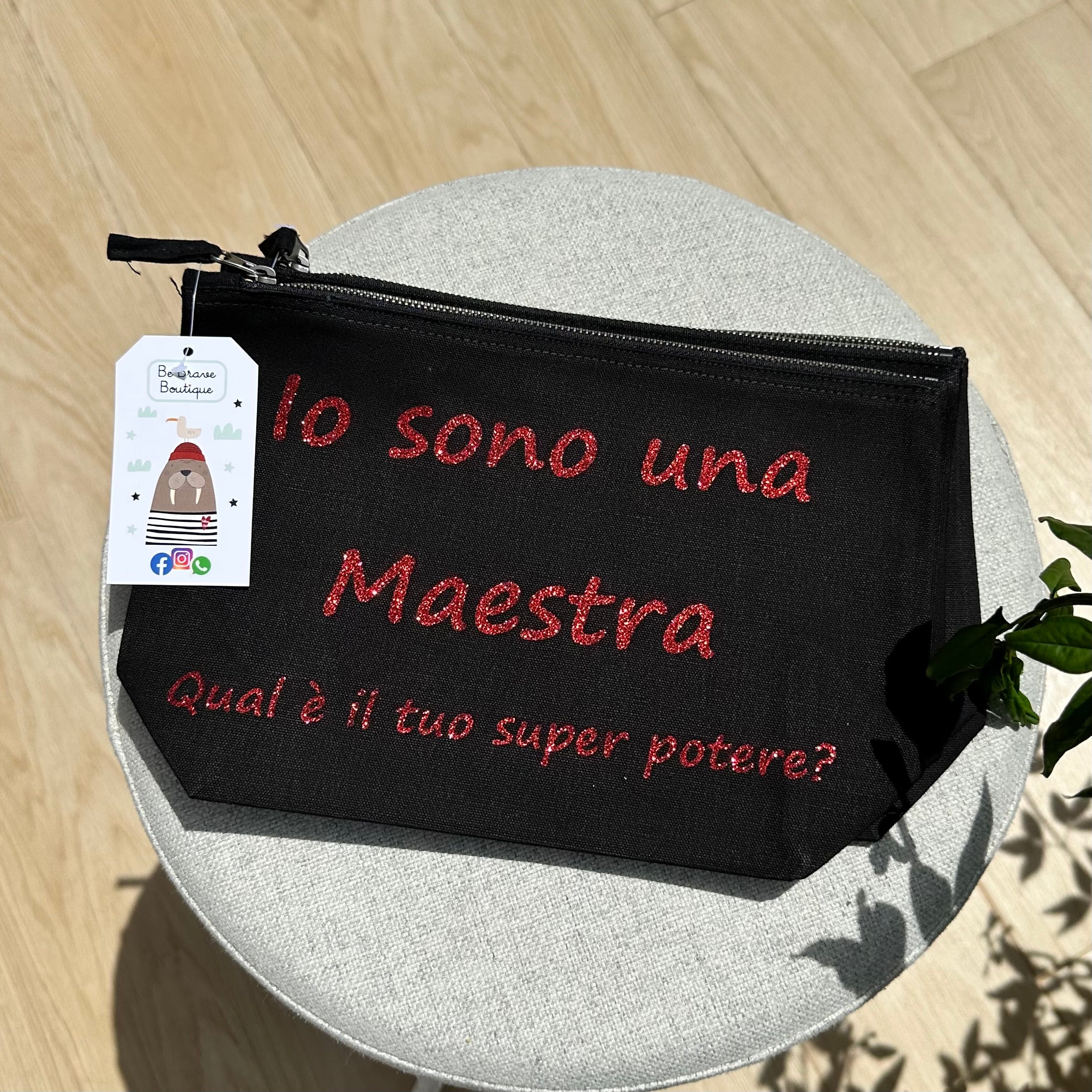 Pochette super poteri, idea regalo per Maestre - Be Brave Boutique