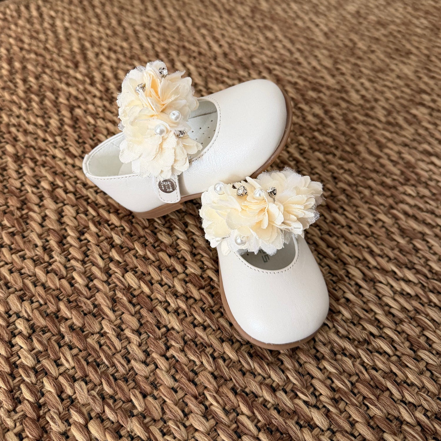 Ballerine Andanines per bambina Panna e dettagli cristallo