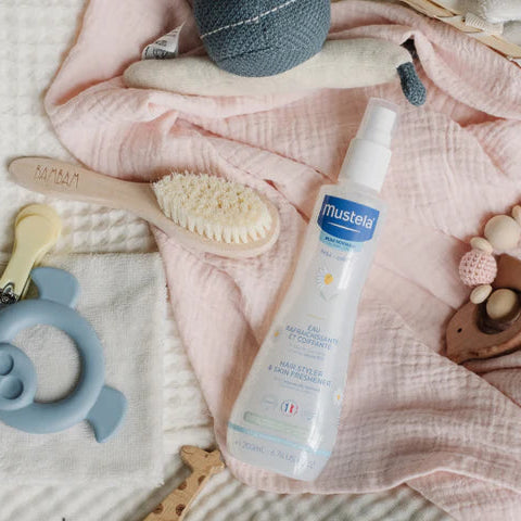 Acqua rinfrescante + Spazzola ovale capelli