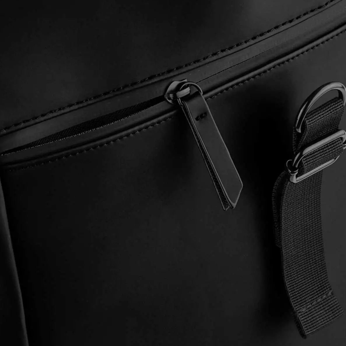 Zaino in tessuto riciclato Roll-Top idrorepellente  Nero - Be Brave Boutique