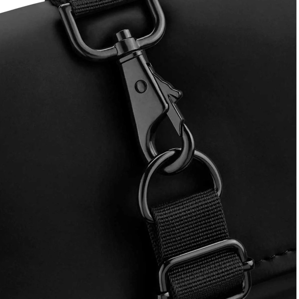 Zaino in tessuto riciclato Roll-Top idrorepellente  Nero - Be Brave Boutique