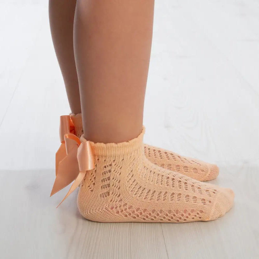 Calze bimba basse con fiocco traforate Peach Meia Pata - Be Brave Boutique