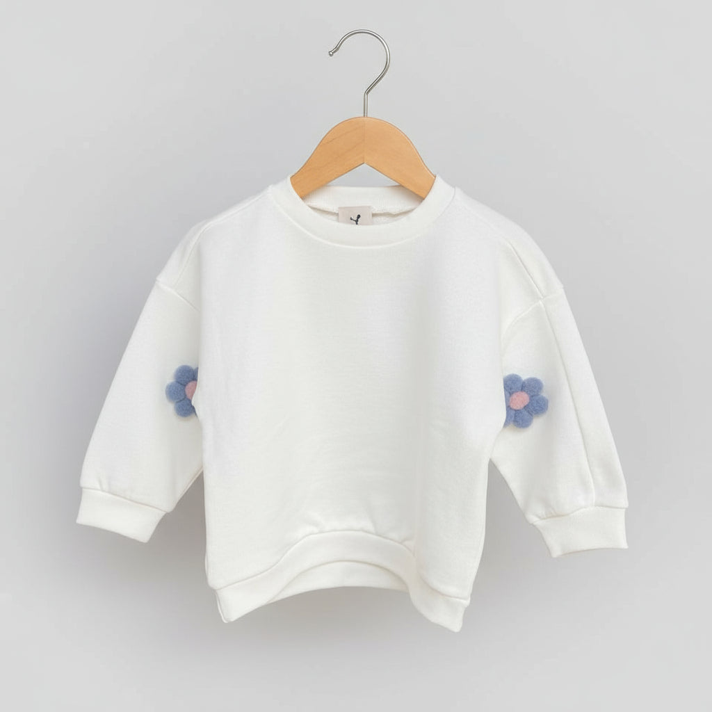 Felpa bianca per bambina con fiori applicati – morbida e casual - Be Brave Boutique
