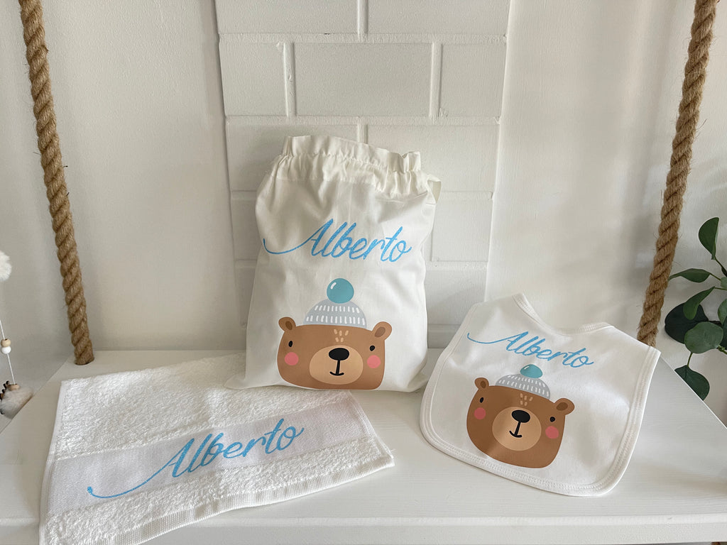 Set nascita/asilo personalizzabile bavetta, sacchetto e asciugamani - Be Brave Boutique