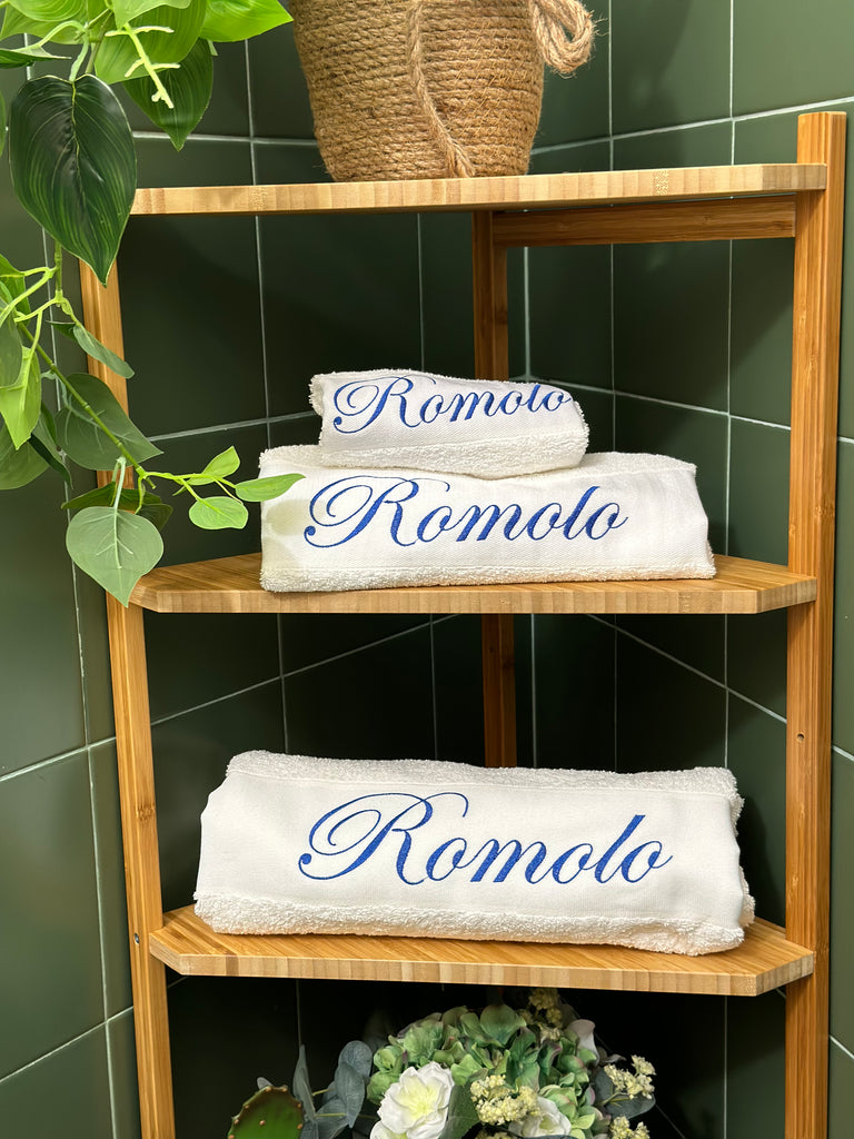 Set Asciugamani in 3 misure personalizzato con nome Ricamato - Be Brave Boutique